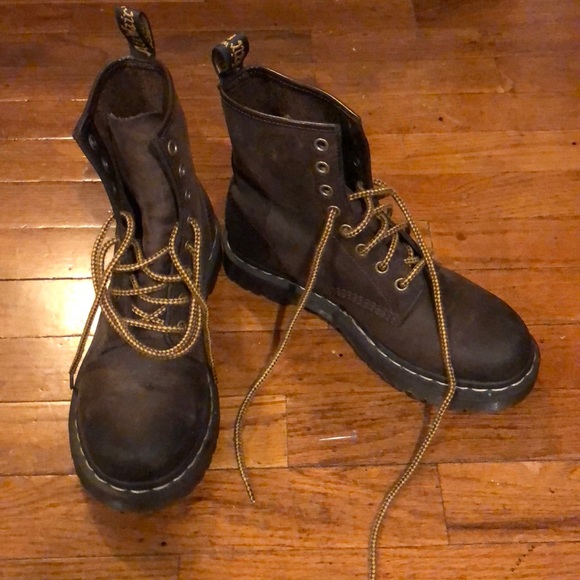 Dr. Martens Shoes - BRAND NEW Brown Classic Doc Martens